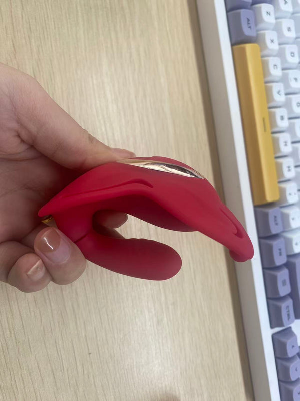 Couples Vibrator C-Clamp: Soft, Comfortable, Waterproof Design for Private Pleasure