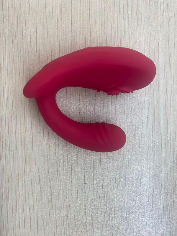 Female-Specific C-Clamp Vibrator: Waterproof Soft Design with Discreet Packaging for Perfect Pleasure"